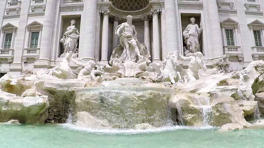 Quién construyó la Fontana de Trevi