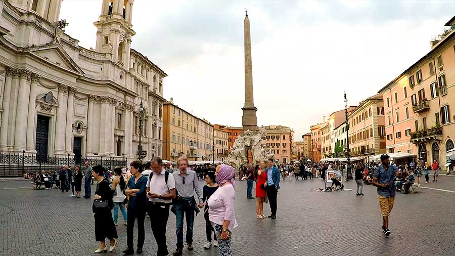 Multitud en la plaza