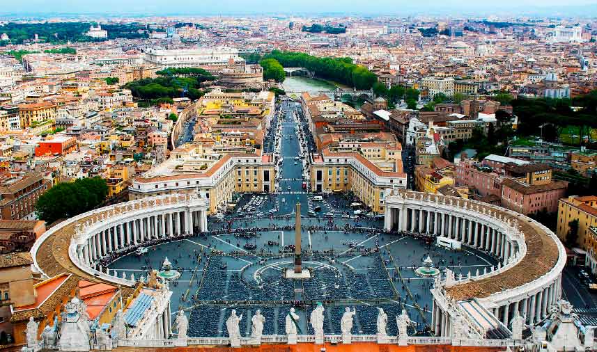 Plaza de San Pedro del Vaticano en Roma ✓ Los Viajes de Grimes