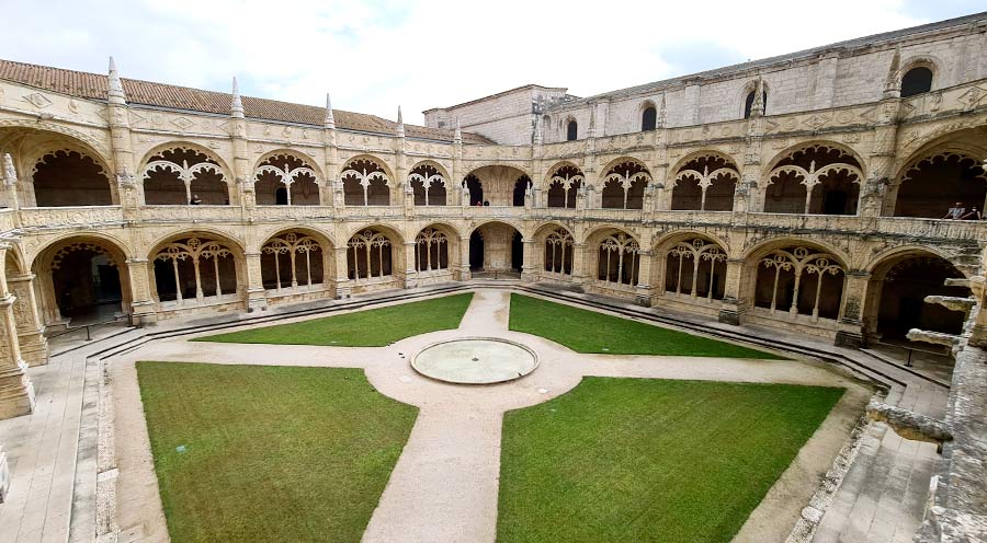 El monasterio de los Jerónimos es una de las cosas que ver en Lisboa imprescindibles.