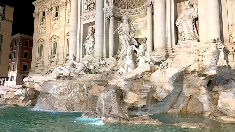 La Fontana di Trevi es uno de los imprescindibles en Roma en 5 días